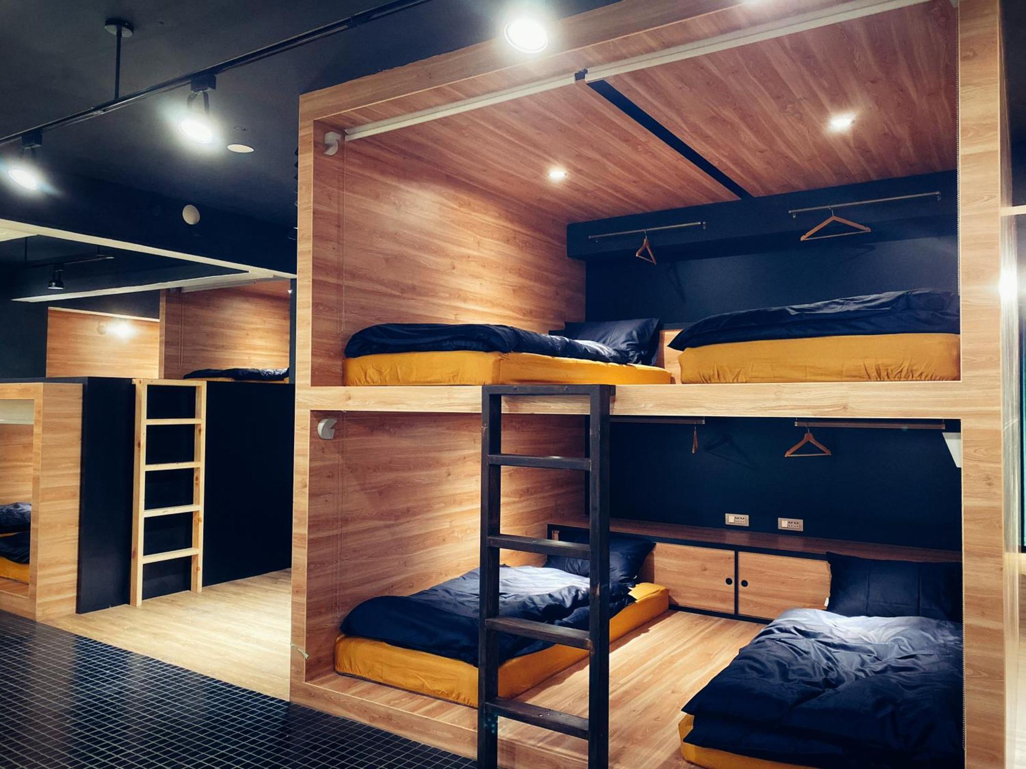 Perbed Hostel-Taichung Station Екстер'єр фото