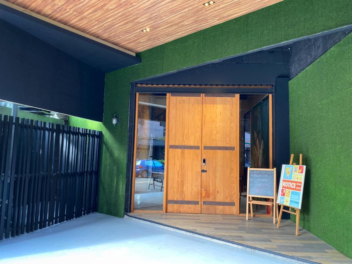 Perbed Hostel-Taichung Station Екстер'єр фото